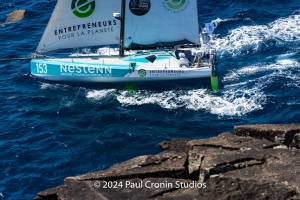 Nestenn-tacking-close-to-rocks-